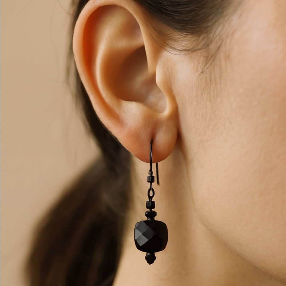 🍒4/$15 Elegant Black Drop Earrings